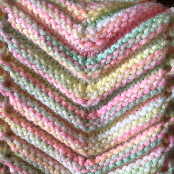 Infant Chevron Pastel Crotchet Blanket 35 x 37 - Picture 2 of 7